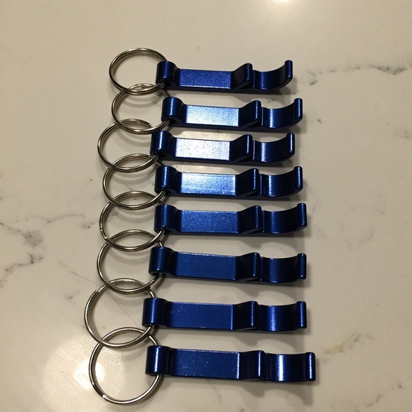 Modelo Bottle Opener Keychain - 8 INCLUDED IN LISTING - NEW - Picture 2 of 2